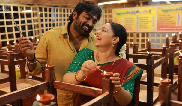 Vijay Sethupathi in a tense moment reflecting kitchen drama in Thalaivan Thalaivii. Vijay Sethupathi in a tense moment reflecting kitchen drama in Thalaivan Thalaivii.