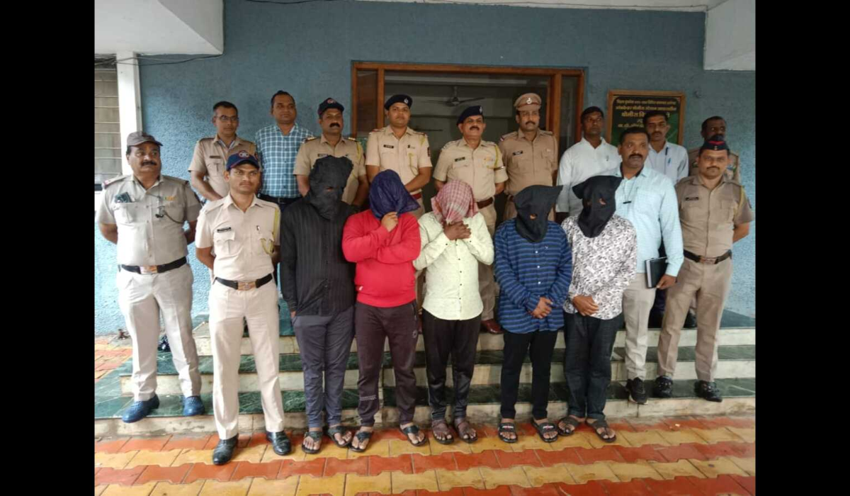 Police officials with arrested suspects in Trimbakeshwar darshan pass scam, July 2025. Police officials with arrested suspects in Trimbakeshwar darshan pass scam, July 2025.