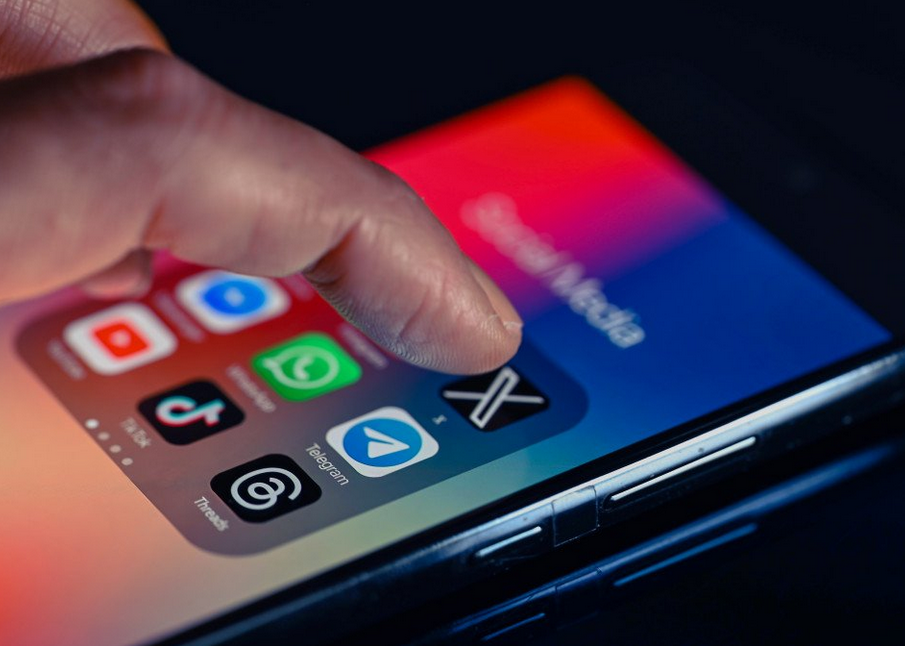 Russia restricts voice calls on WhatsApp and Telegram, citing legal non-compliance, fraud and terrorism risks. Russia restricts voice calls on WhatsApp and Telegram, citing legal non-compliance, fraud and terrorism risks.